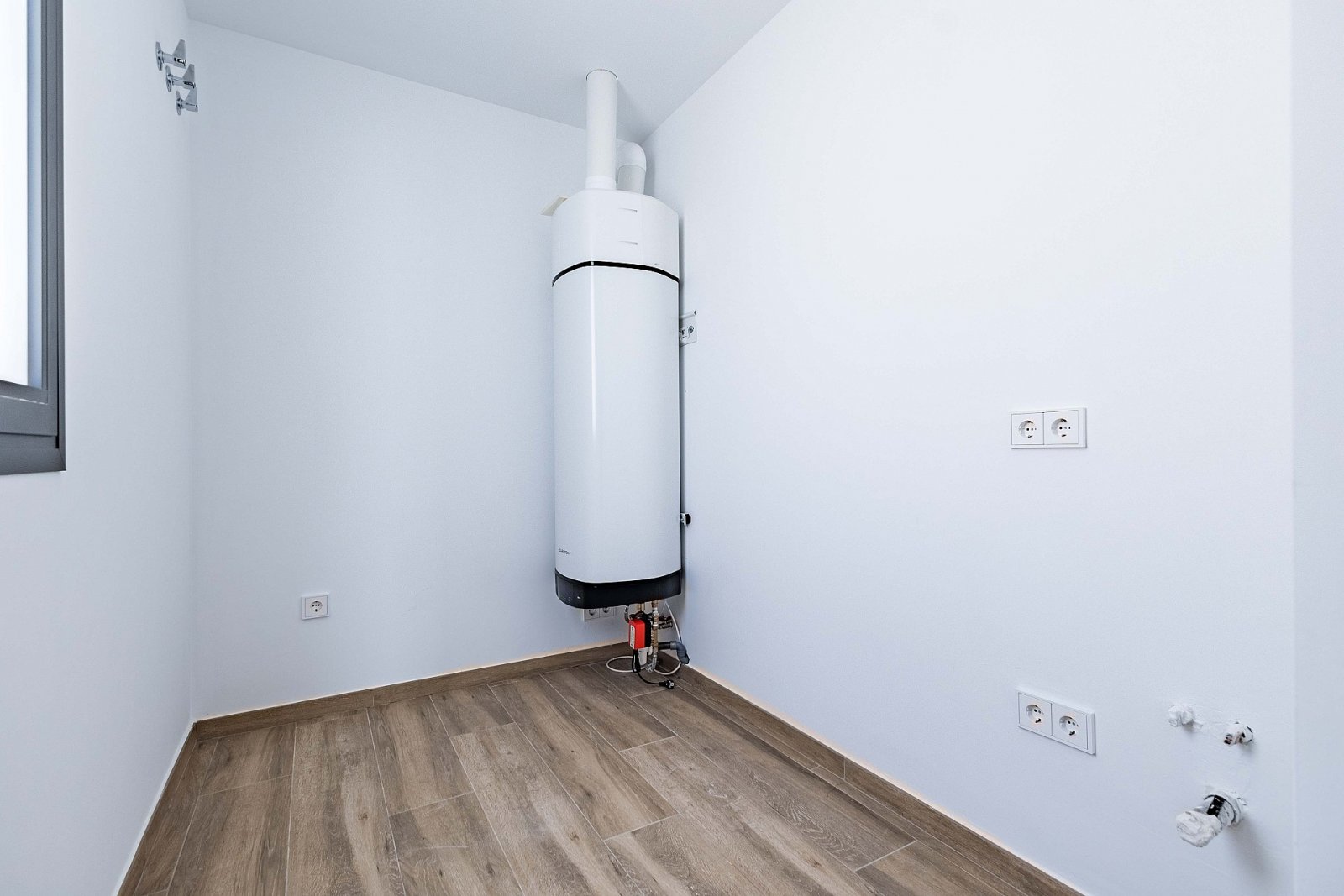 Elegante Neubauvilla mit optionalem Pool