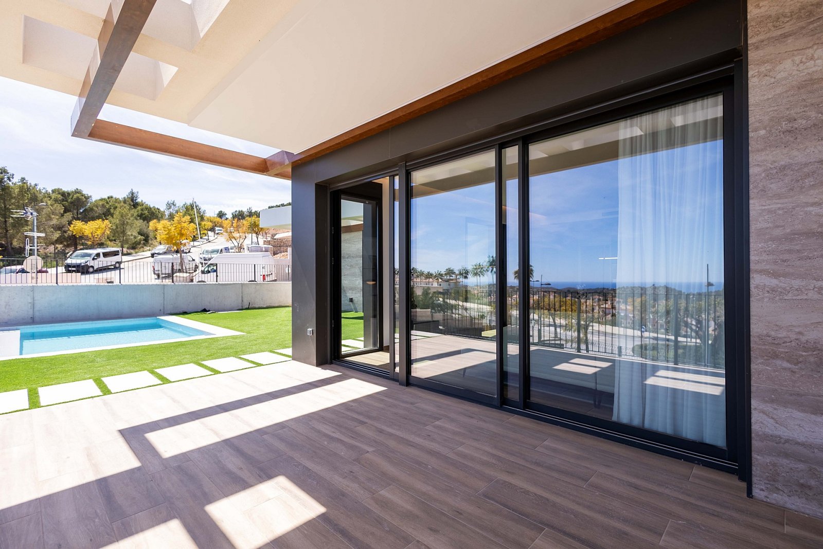 Elegante Neubauvilla mit optionalem Pool