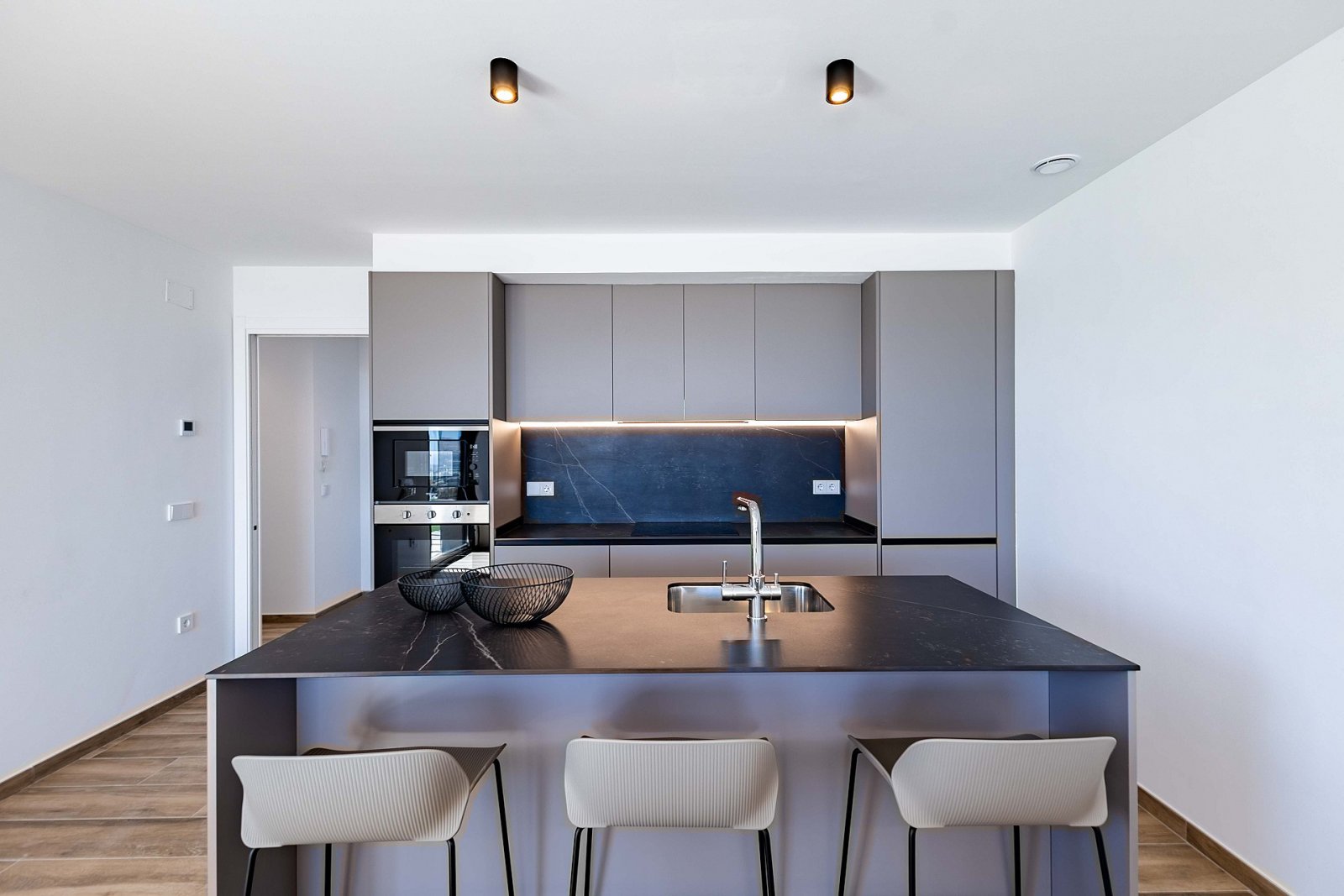 Elegante Neubauvilla mit optionalem Pool