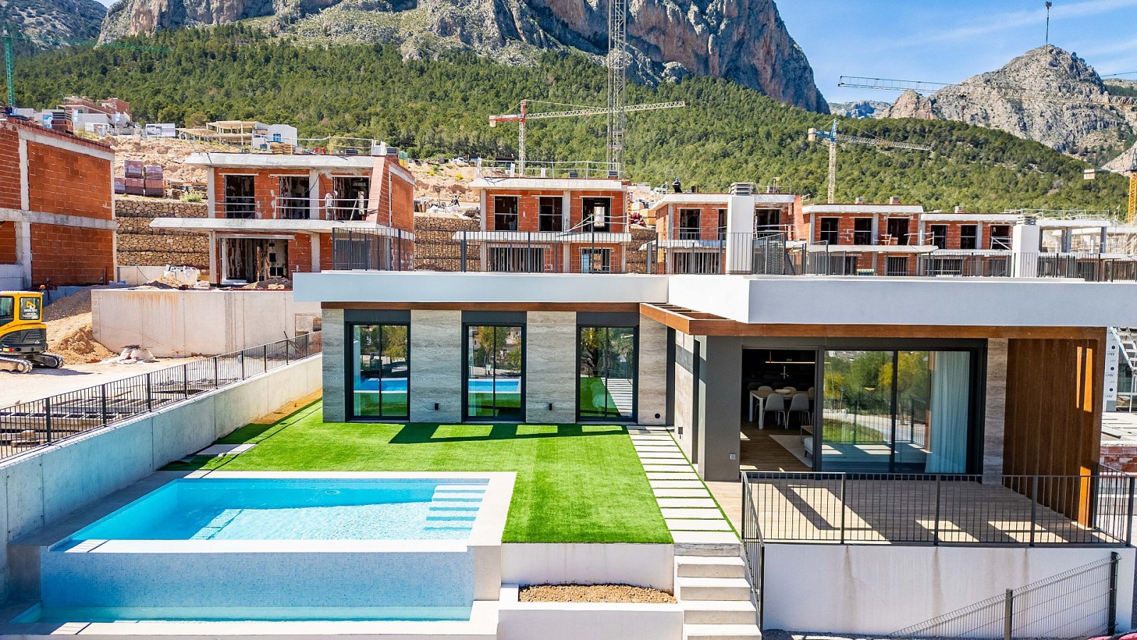 Elegante Neubauvilla mit optionalem Pool