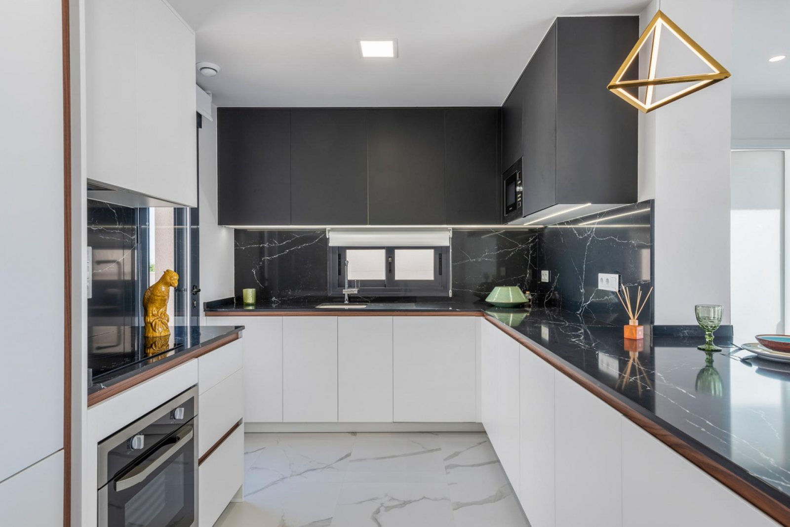 Elegantes Solarium-Apartment mit 2 Schlafzimmern