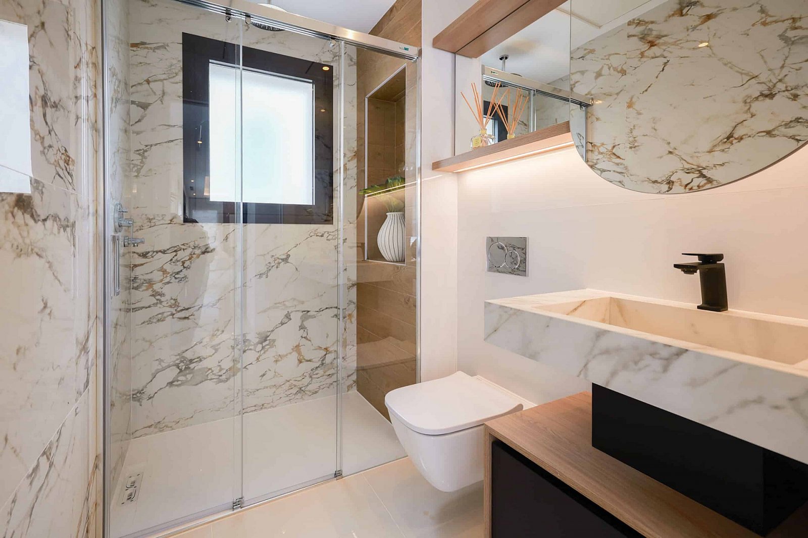 Mediterrane Villa mit Privatpool und Garage