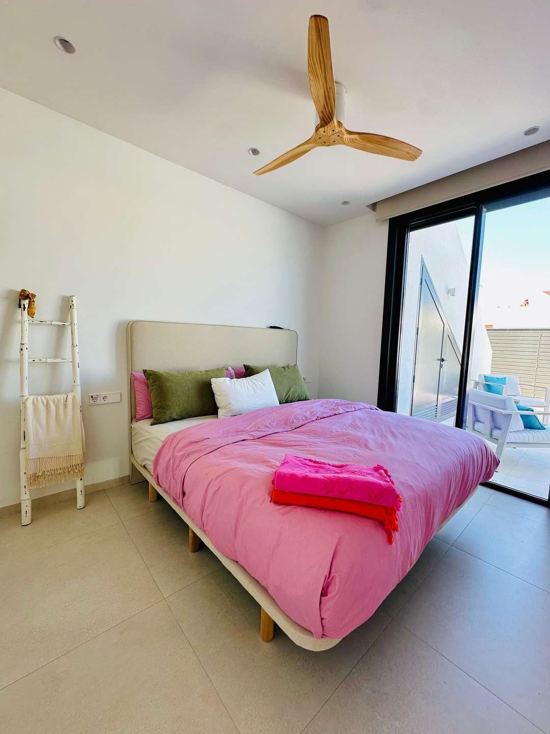 Wunderschöne Villa mit Meerblick, großem Pool und Sommerküche