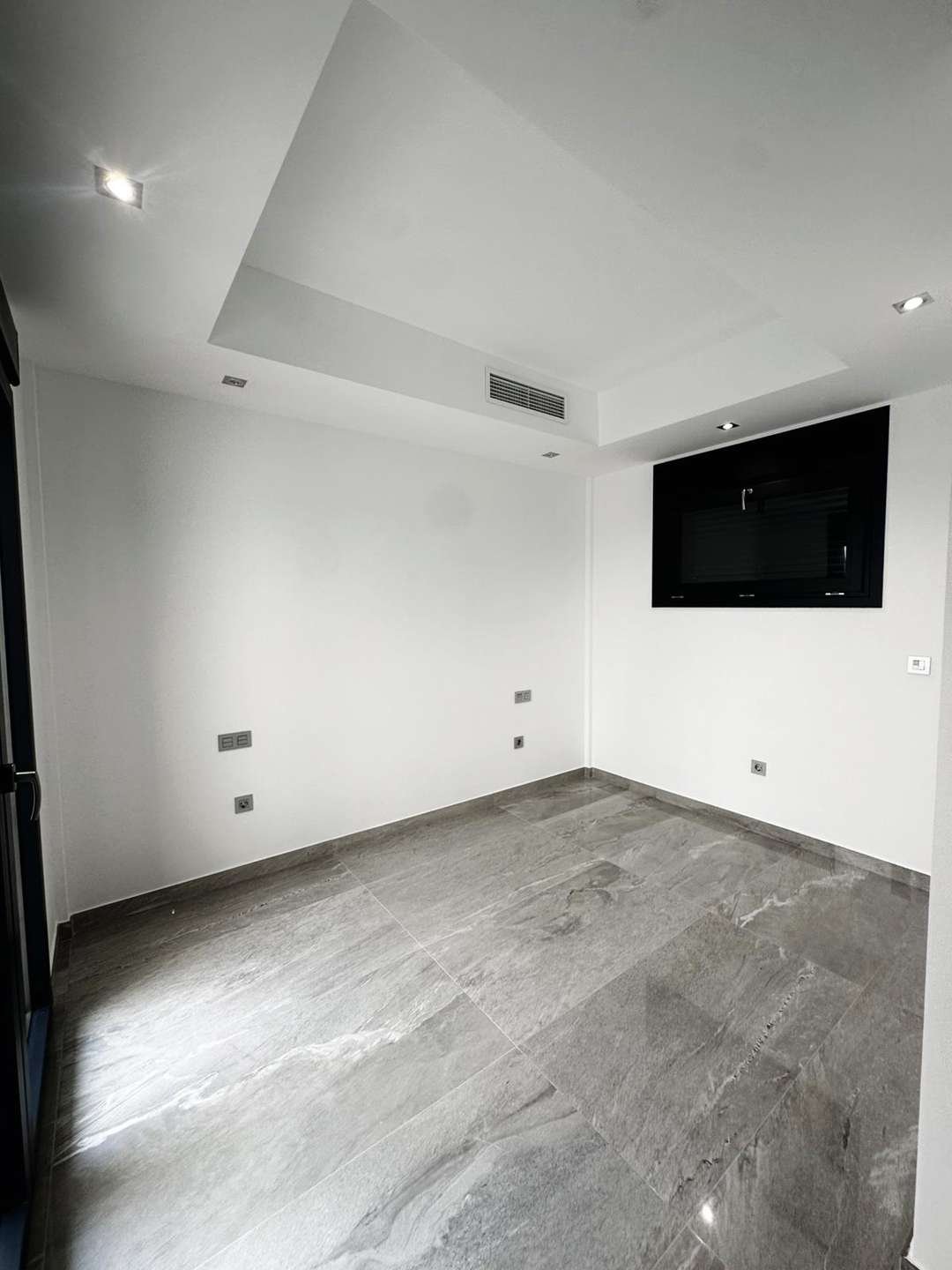 Bezugsfertiges Haus in guter Lage mit Pool