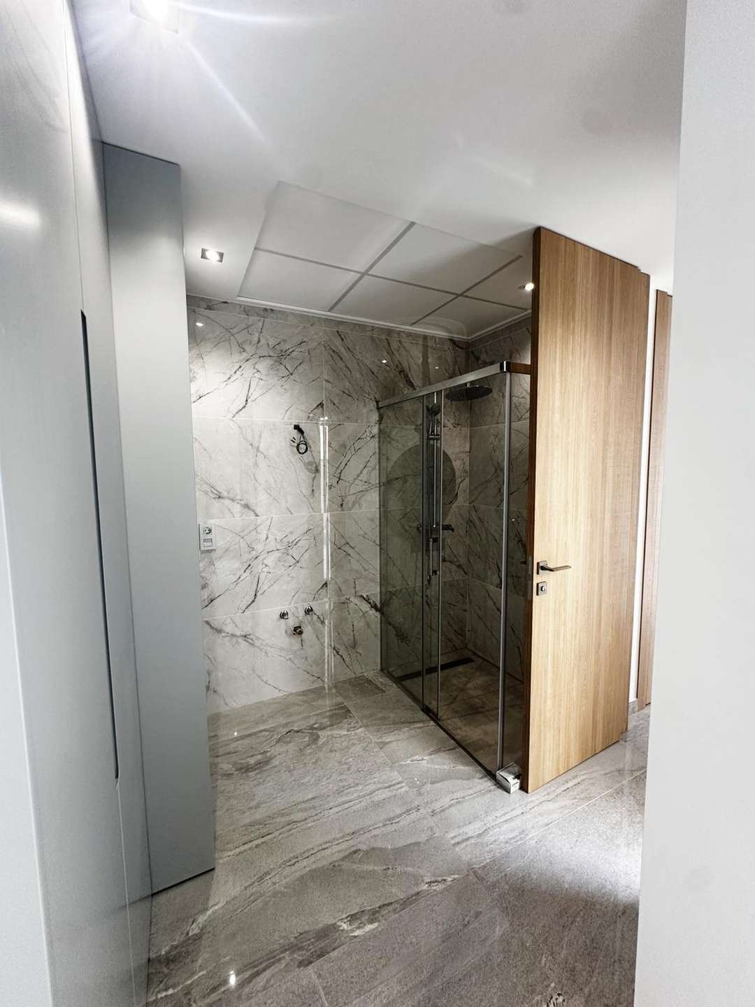 Bezugsfertiges Haus in guter Lage mit Pool