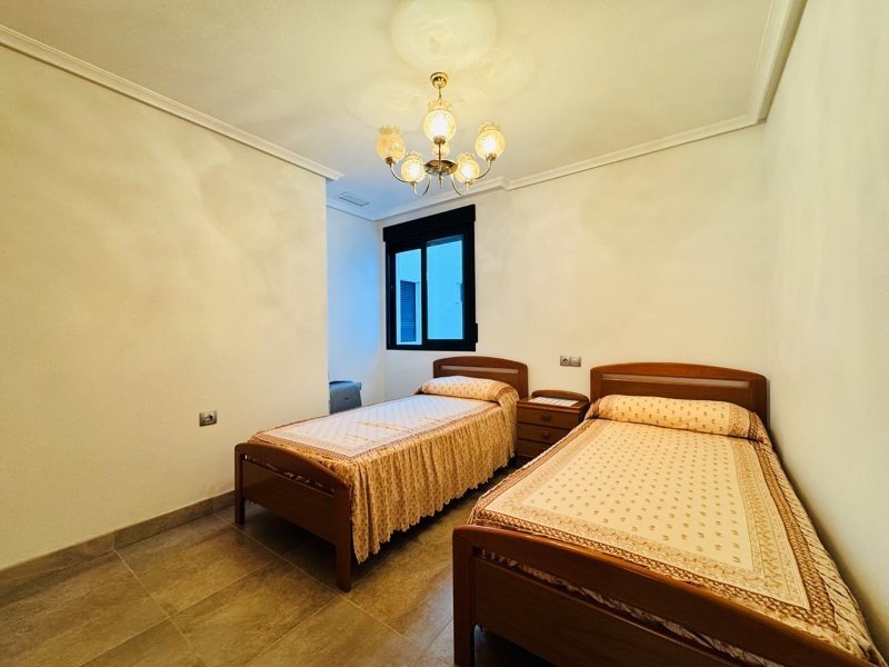 Sonniges Apartment mit Terrasse und Meerblick