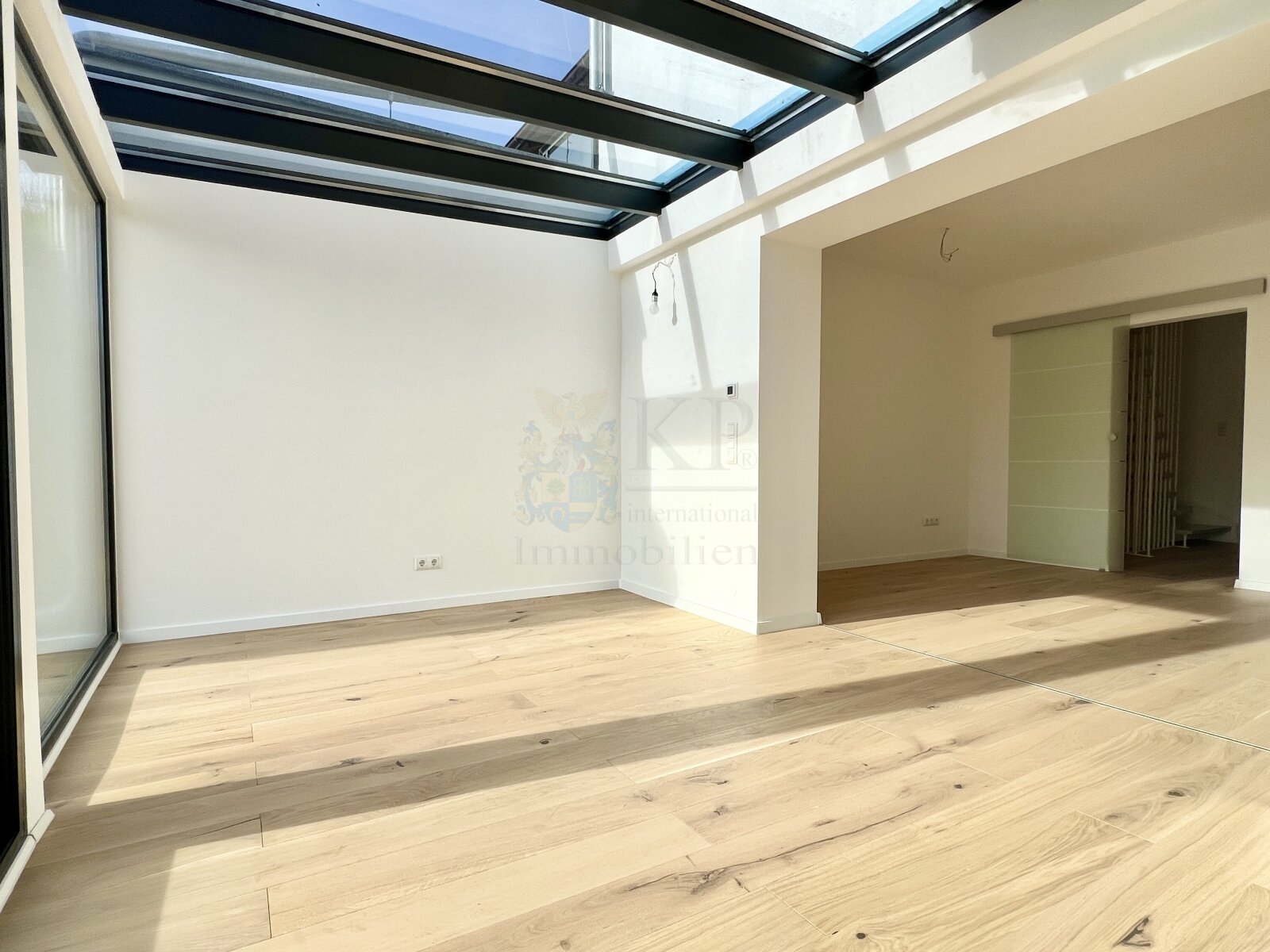 HOFHEIM: Ihr neues RMH mit Wintergarten und moderner Ausstattung