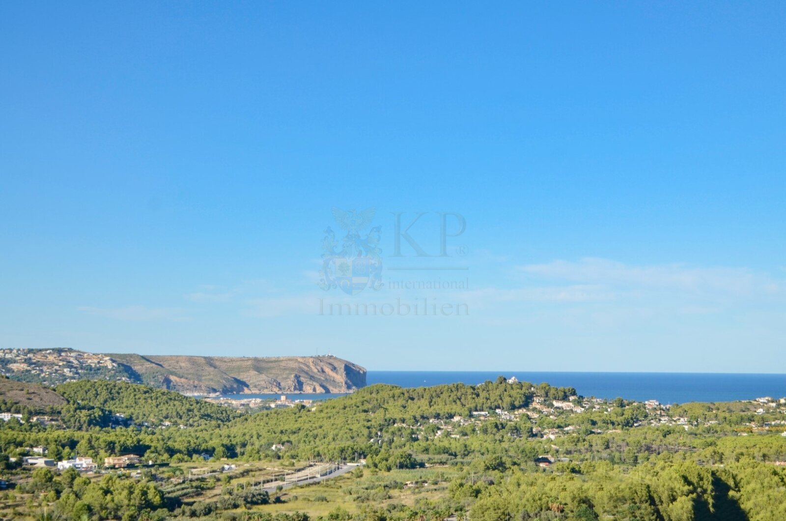 ***VILLA GEMINI - Außergewöhnliches Design auf einer Etage in einer privilegierten Gegend in Javea***