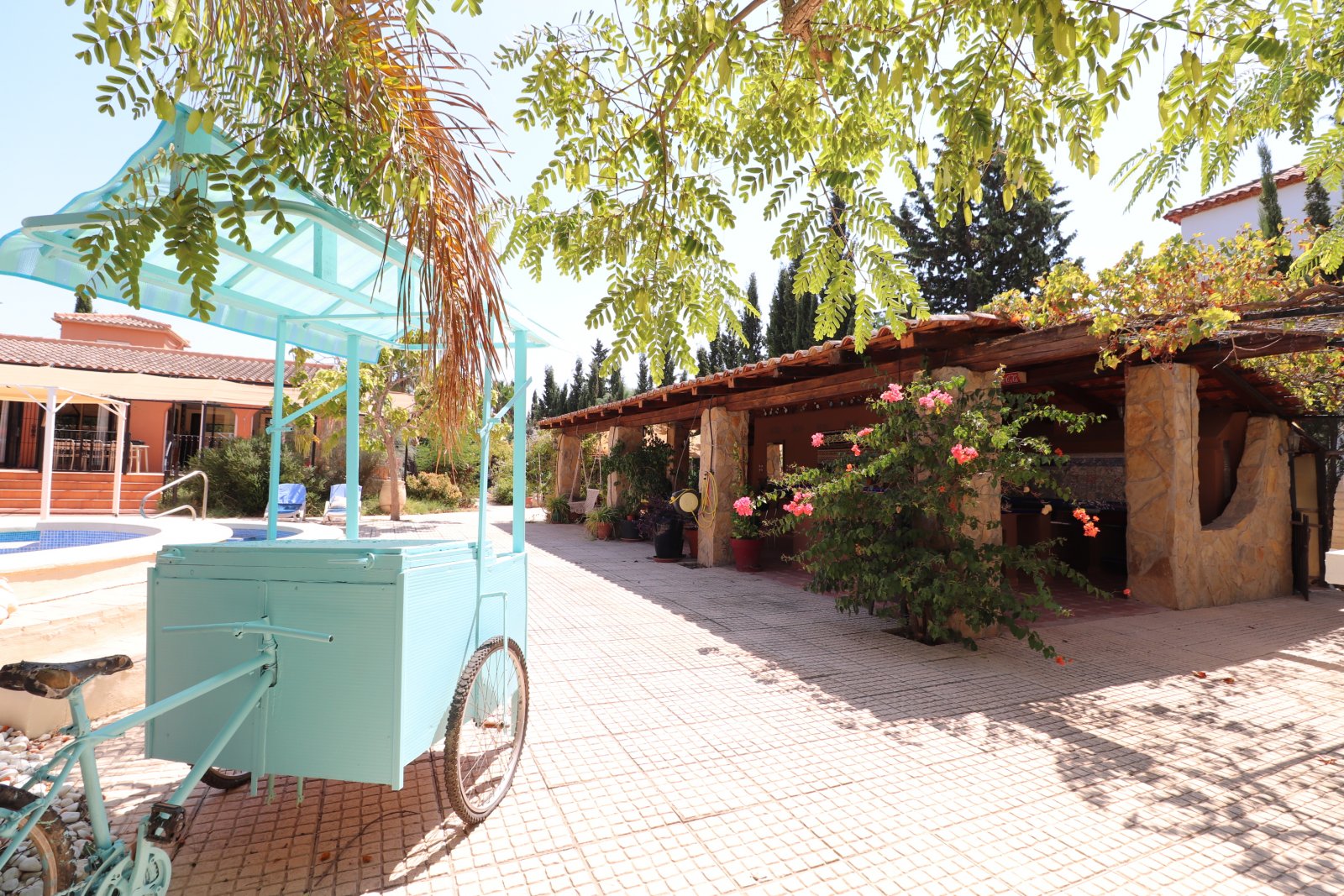 Exklusive Landresidenz mit Pool, BBQ-Bereich und herrlichen Ausblicken