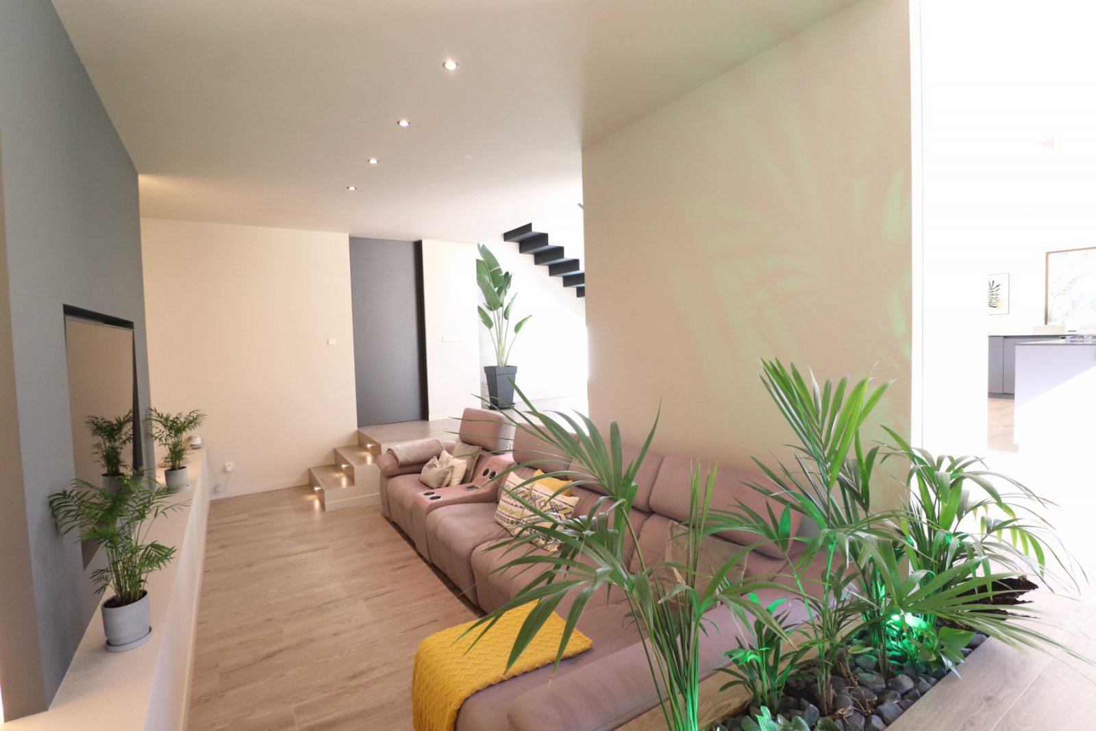 Exklusive Landvilla mit Pool & Outdoor-Küche