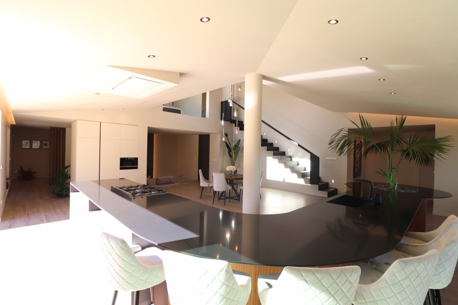 Exklusive Landvilla mit Pool & Outdoor-Küche