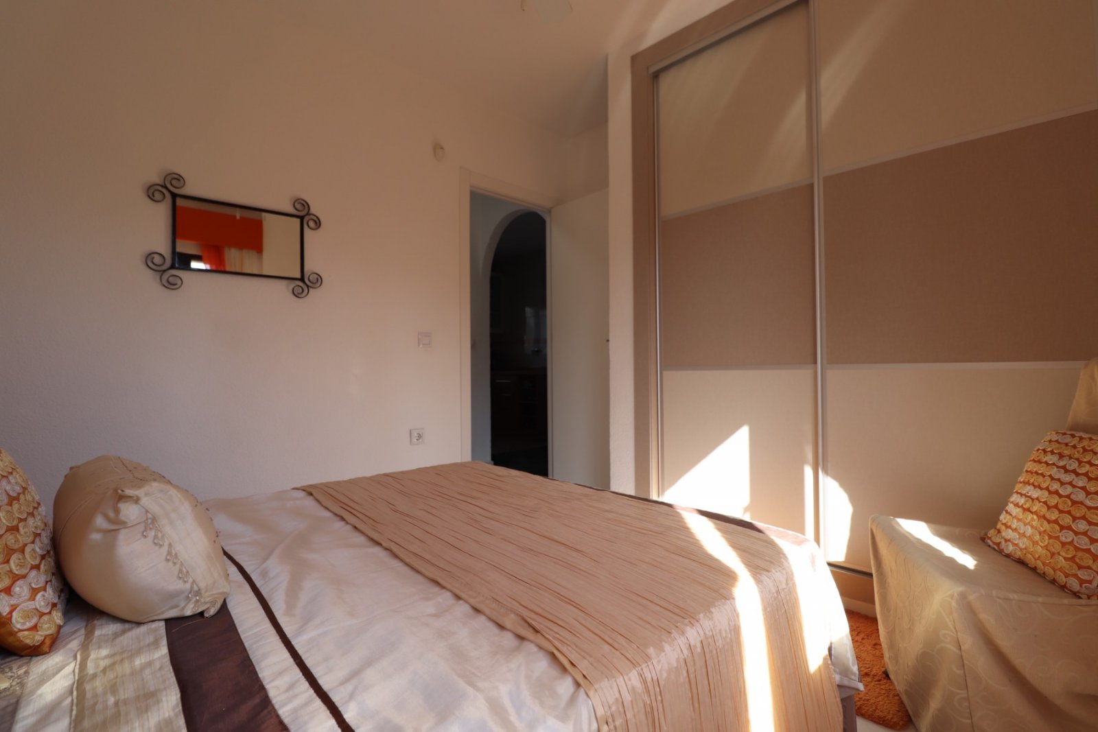 Luxusresidenz mit Garten, Pool und BBQ