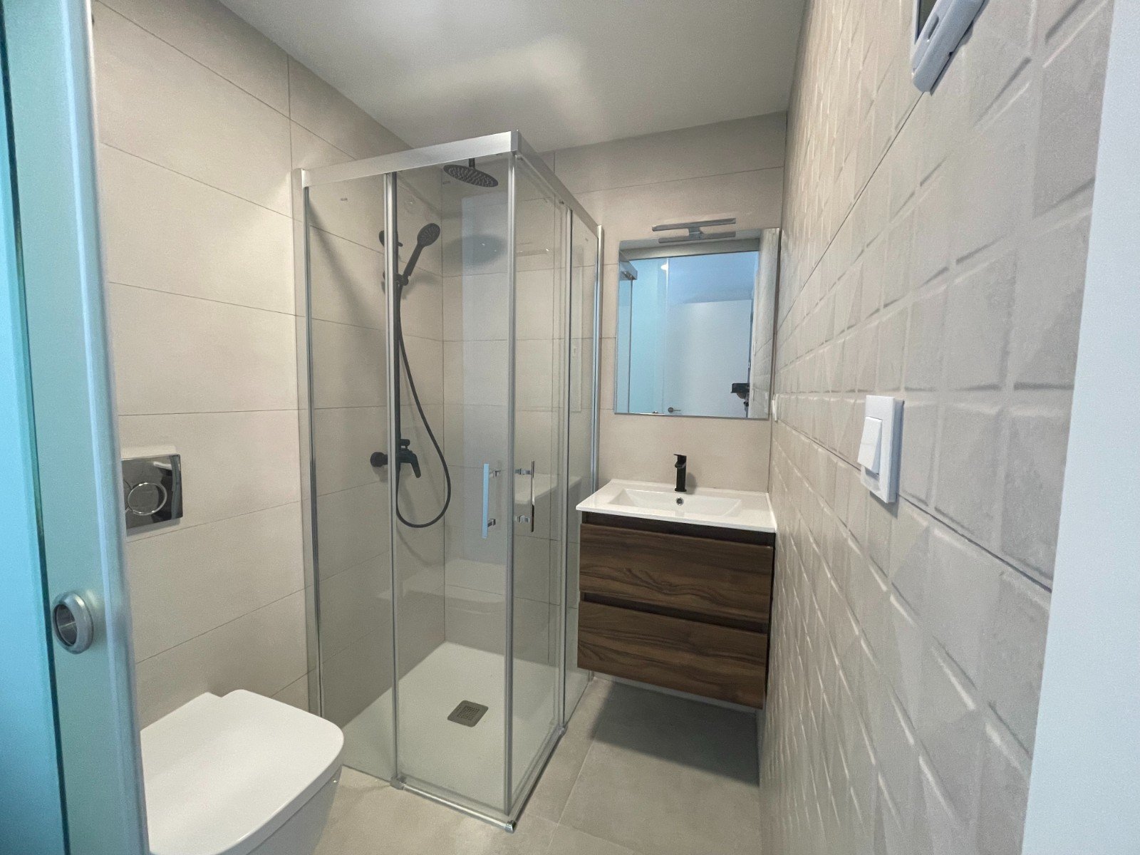 Helles Eckapartment mit großzügigem Dachterrassenbereich