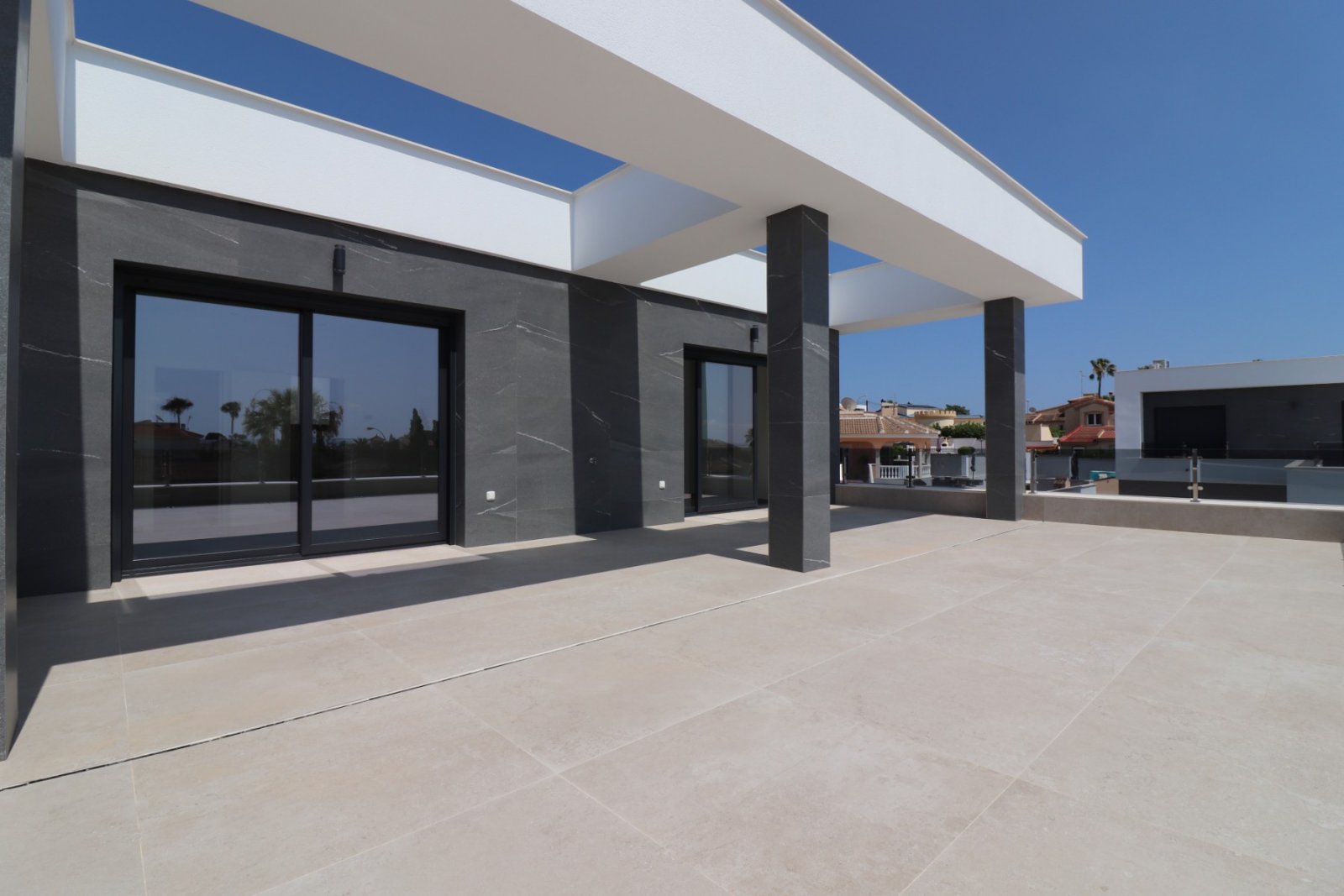 Exklusive Luxusvilla mit privatem Pool und traumhaften Terrassen