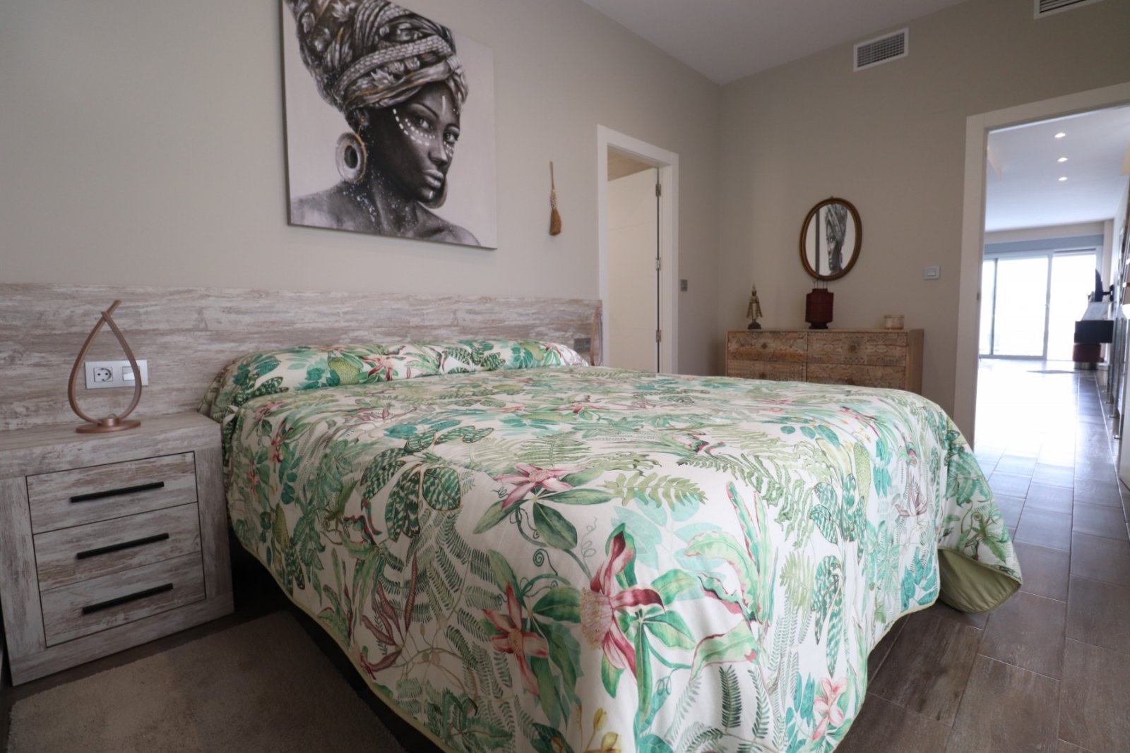 Sonnige Villa mit privatem Pool und Panorama