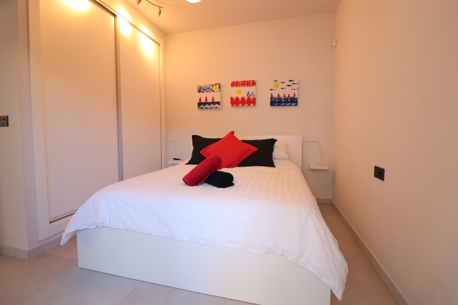 Modernes Apartment mit sonnigem Garten und Terrasse