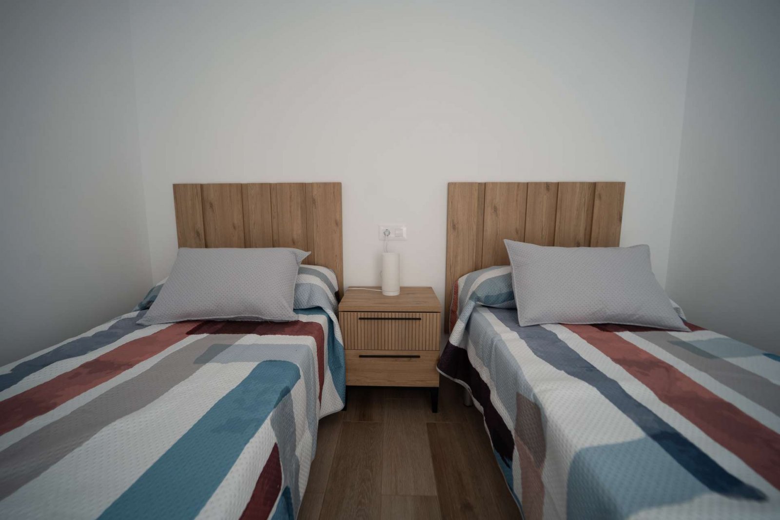 Ebenerdiges Haus mit Meerblick und guter Lage mit Pool