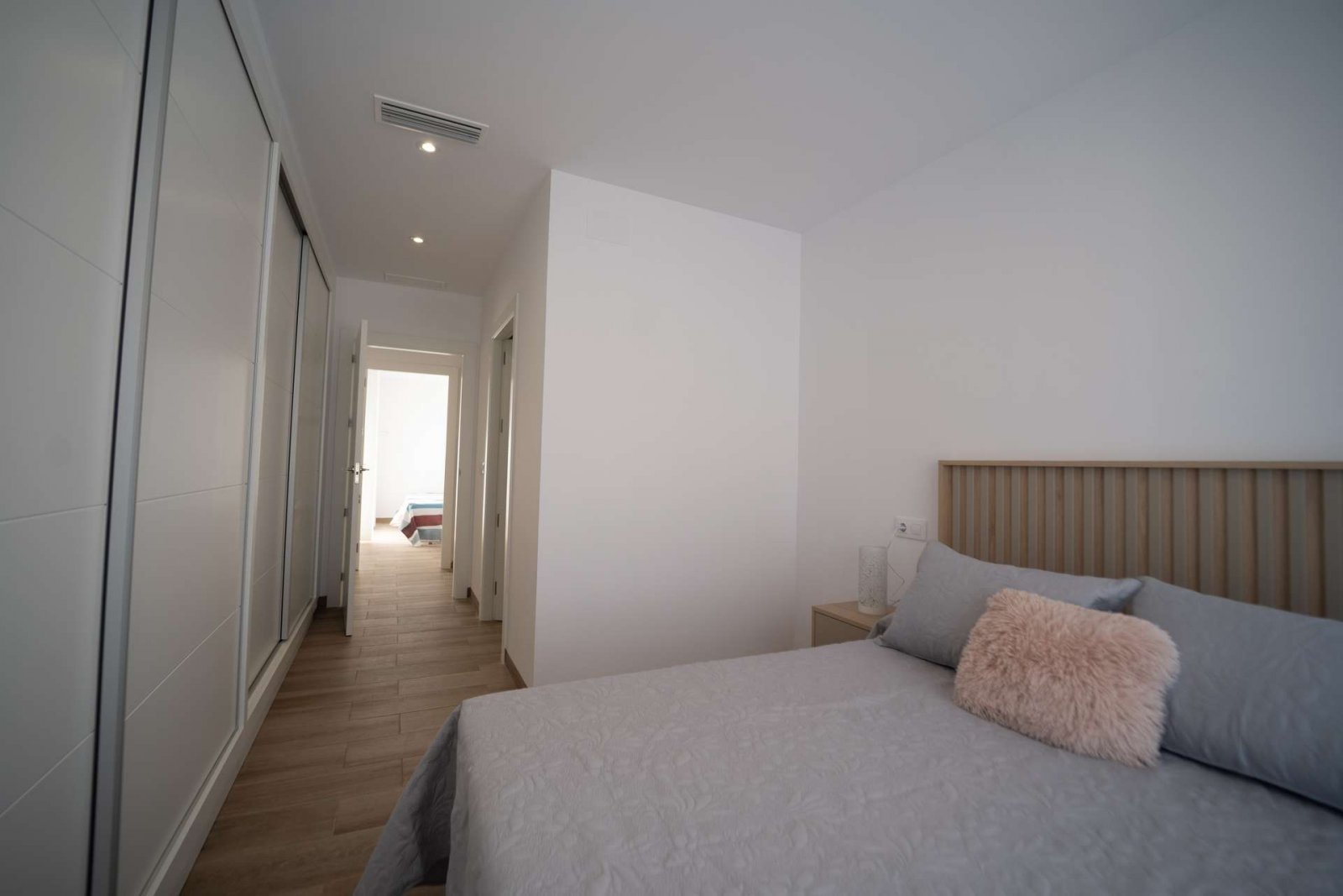 Ebenerdiges Haus mit Meerblick und guter Lage mit Pool