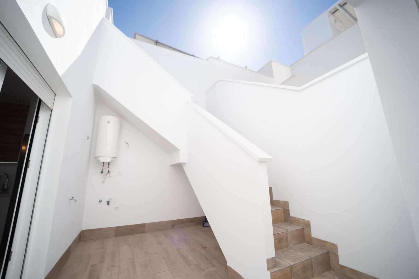 Ebenerdiges Haus mit Meerblick und guter Lage mit Pool