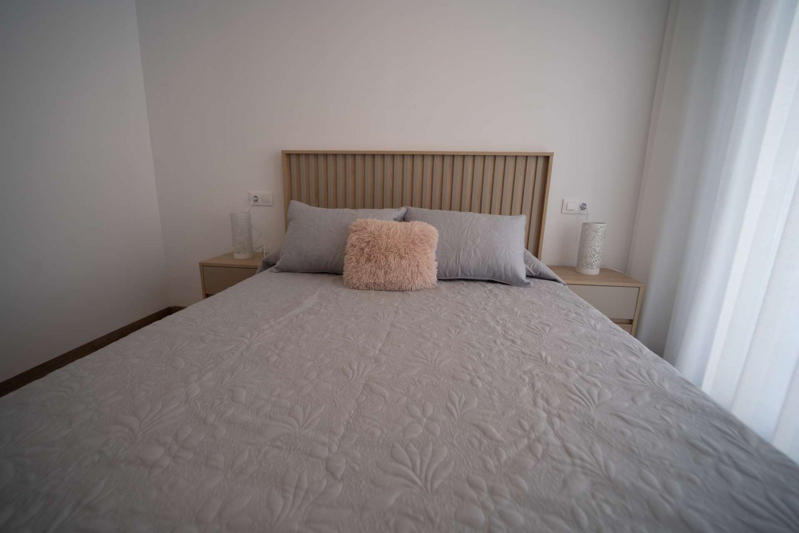 Ebenerdiges Haus mit Meerblick und guter Lage mit Pool