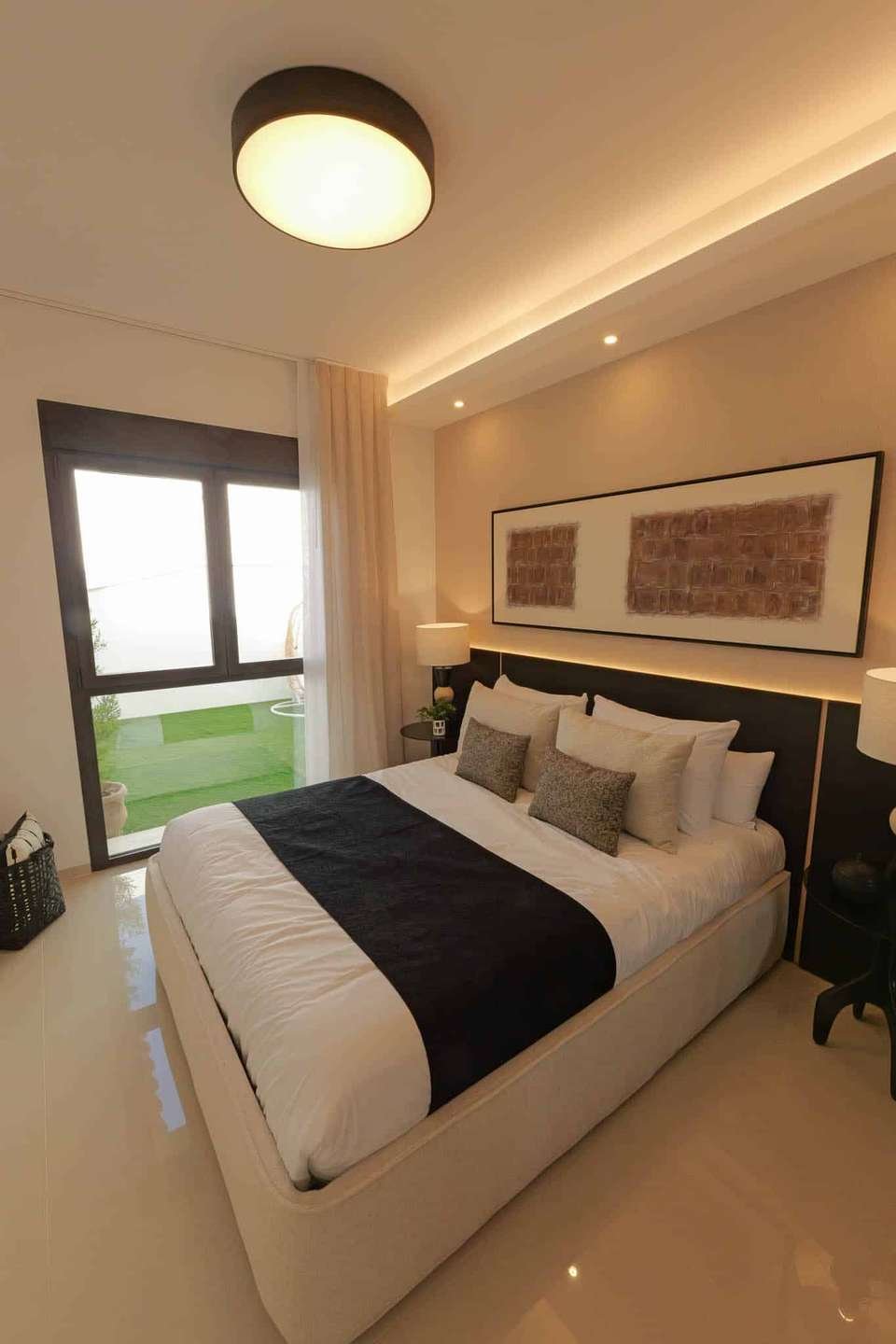 Exklusive, bezugsfertige und komplett möblierte Villa