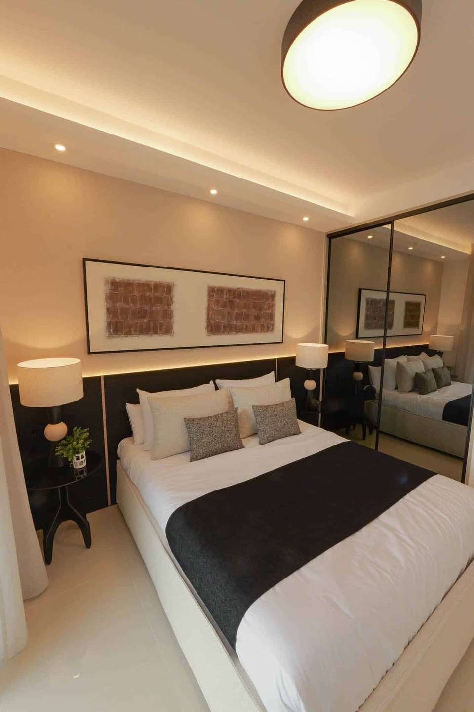 Exklusive, bezugsfertige und komplett möblierte Villa