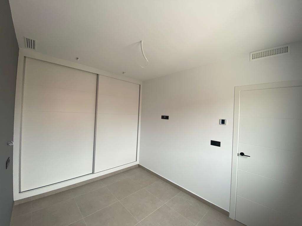 Schönes Haus mit Garage oder viertem Schlafzimmer