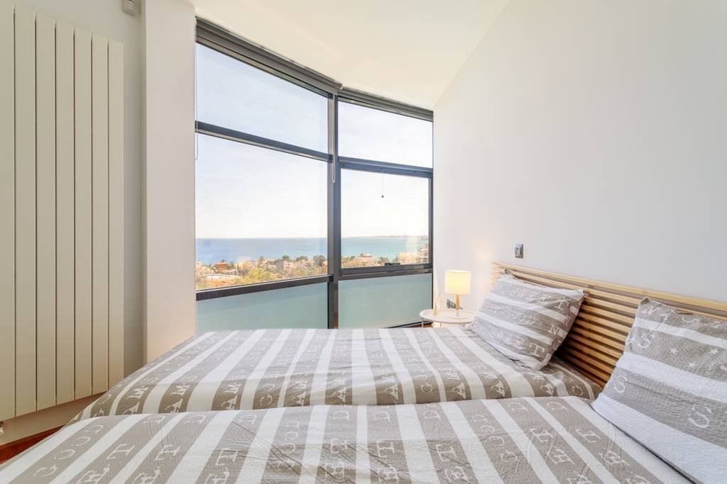 Exklusive Luxusvilla mit Meerblick, Pool und modernem Design