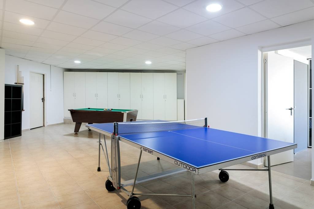 Exklusive Luxusvilla mit Meerblick, Pool und modernem Design