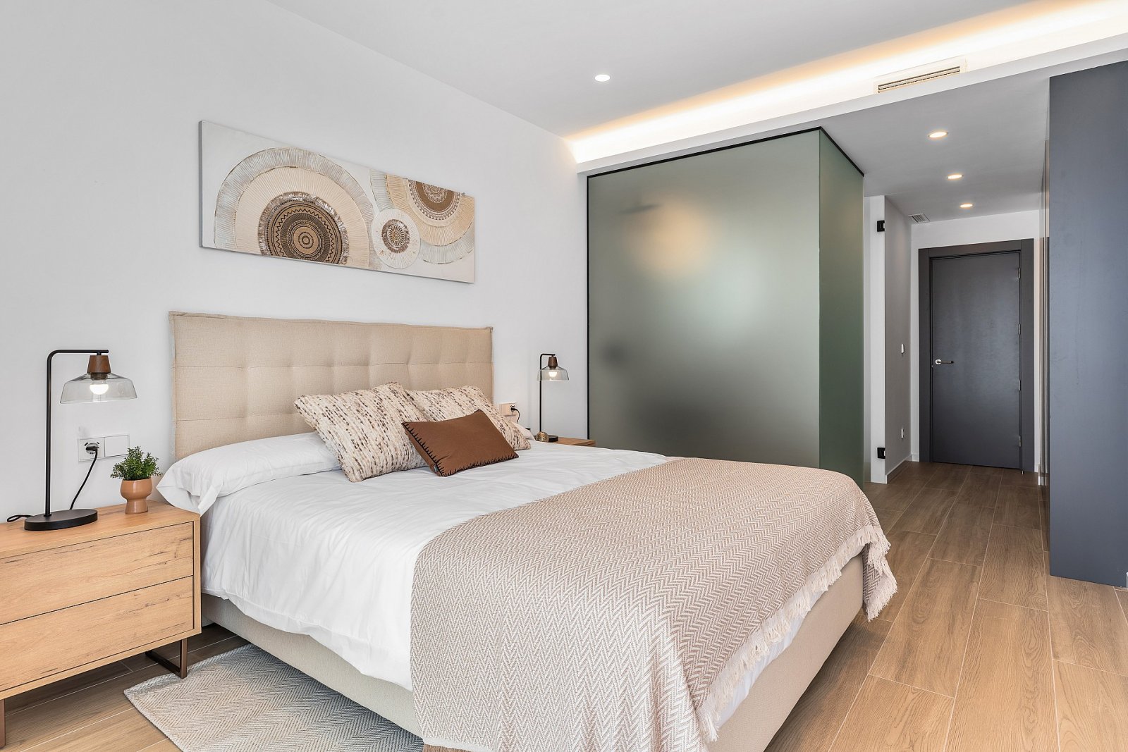 Moderne Apartments mit Garten, Pool & Meerblick