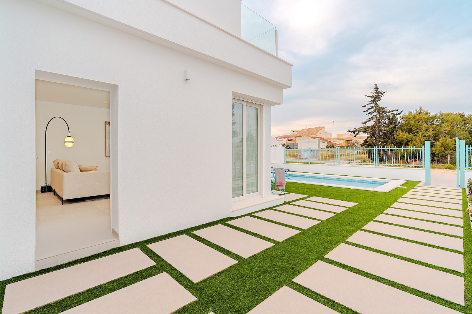 Exklusive Villa mit privatem Pool und Garage
