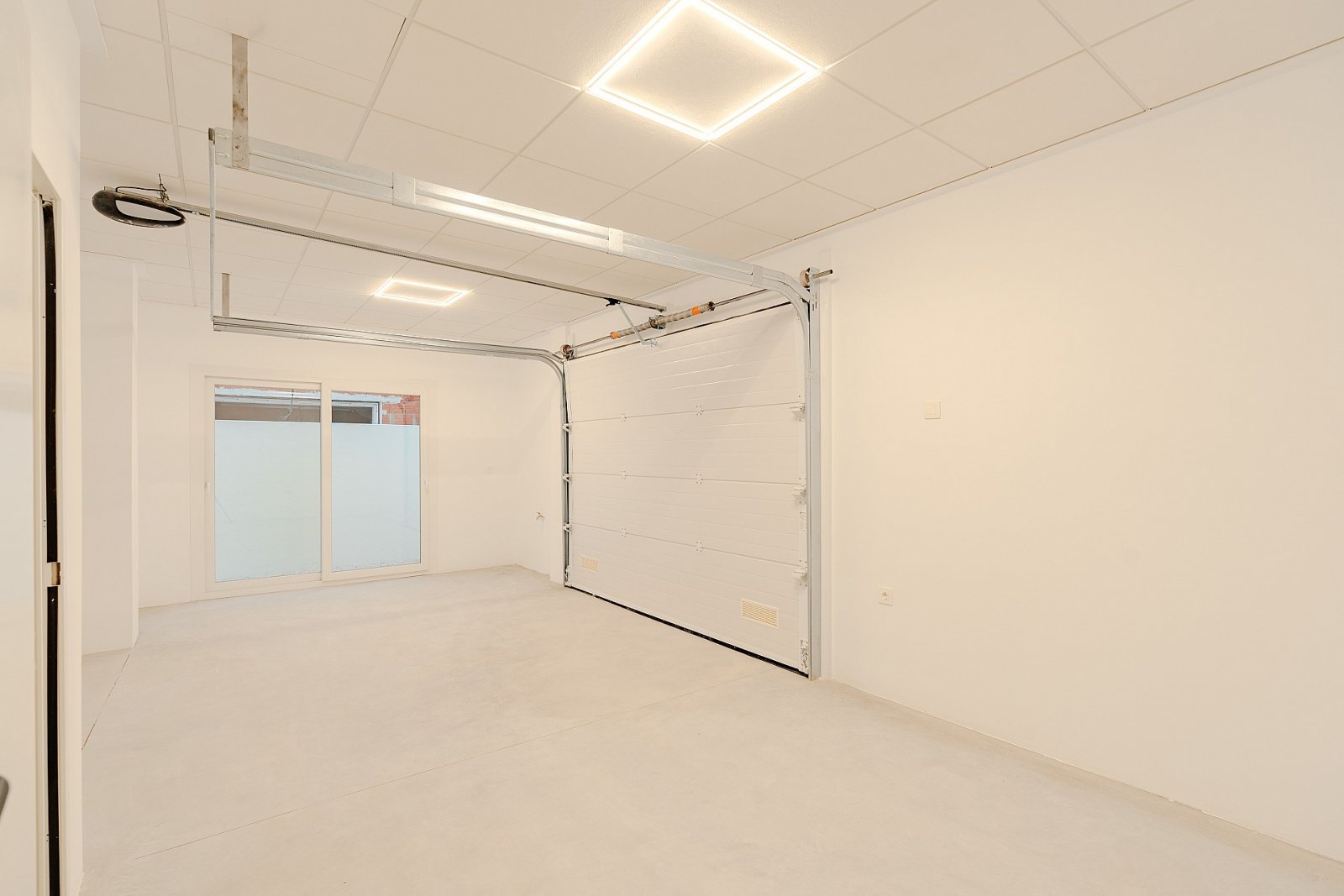 Exklusive Villa mit privatem Pool und Garage