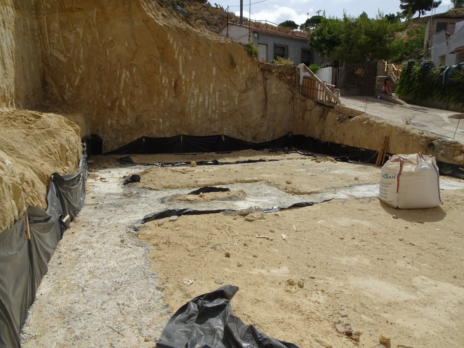 Attraktives Baugrundstück mit Fundament & vielseitigem Potenzial