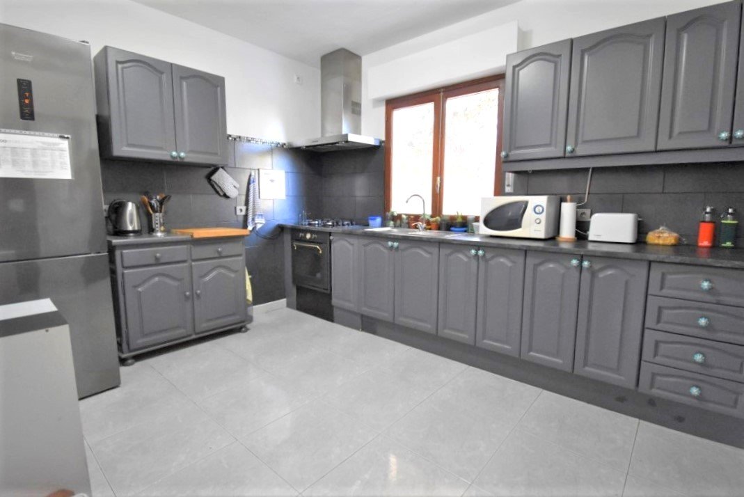 Charmante Villa mit großem Grundstück, Pool & mediterranem Flair