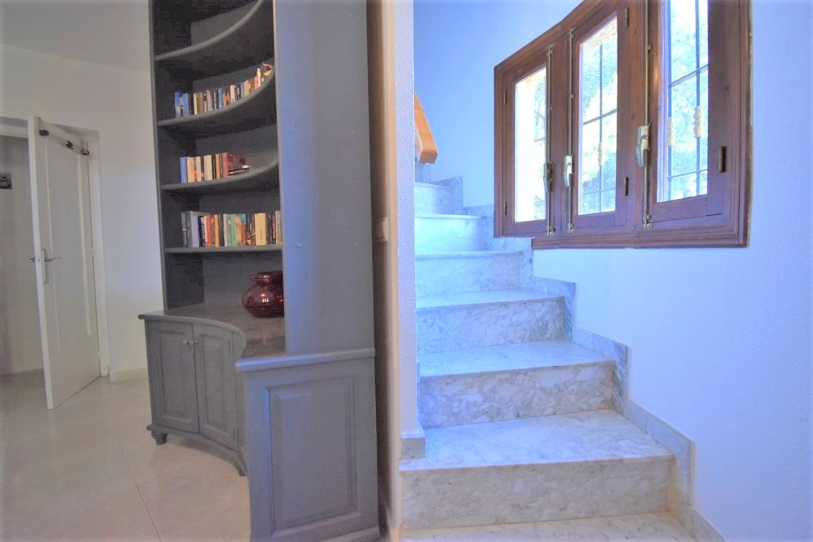 Charmante Villa mit großem Grundstück, Pool & mediterranem Flair