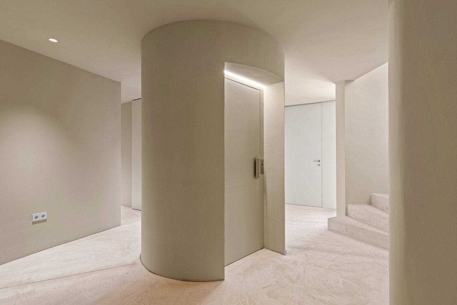 Designvilla mit Untergeschoss & eigenem Pool