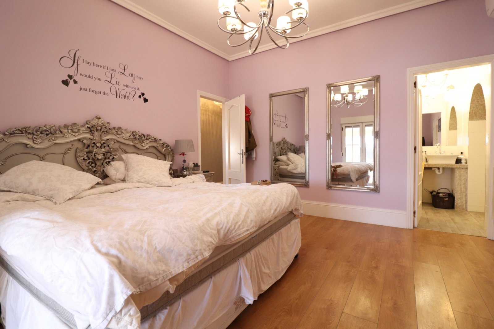 Charmante Landvilla mit Outdoor-Küche und Pool