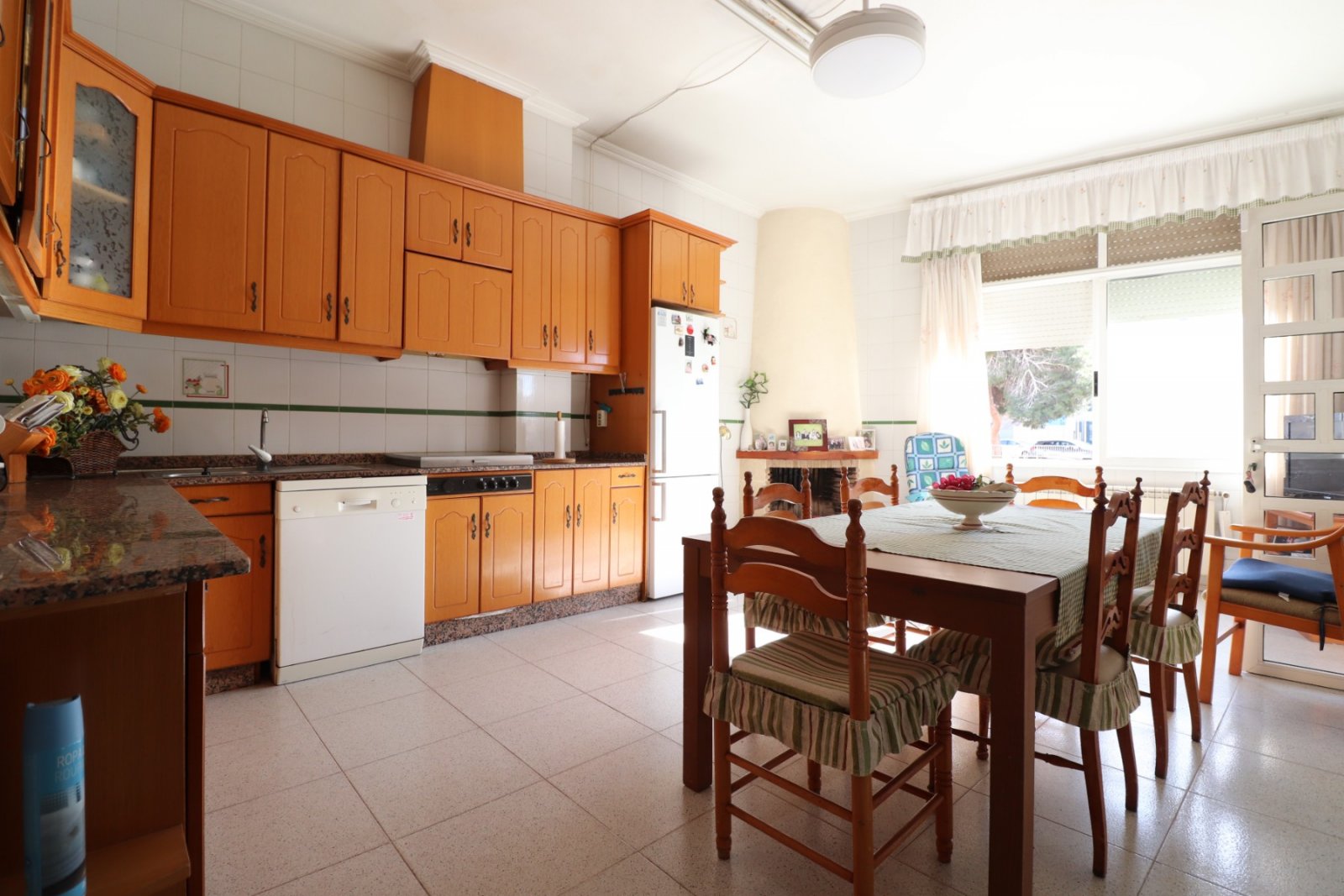 Sonniges Apartment mit Terrasse & Blick