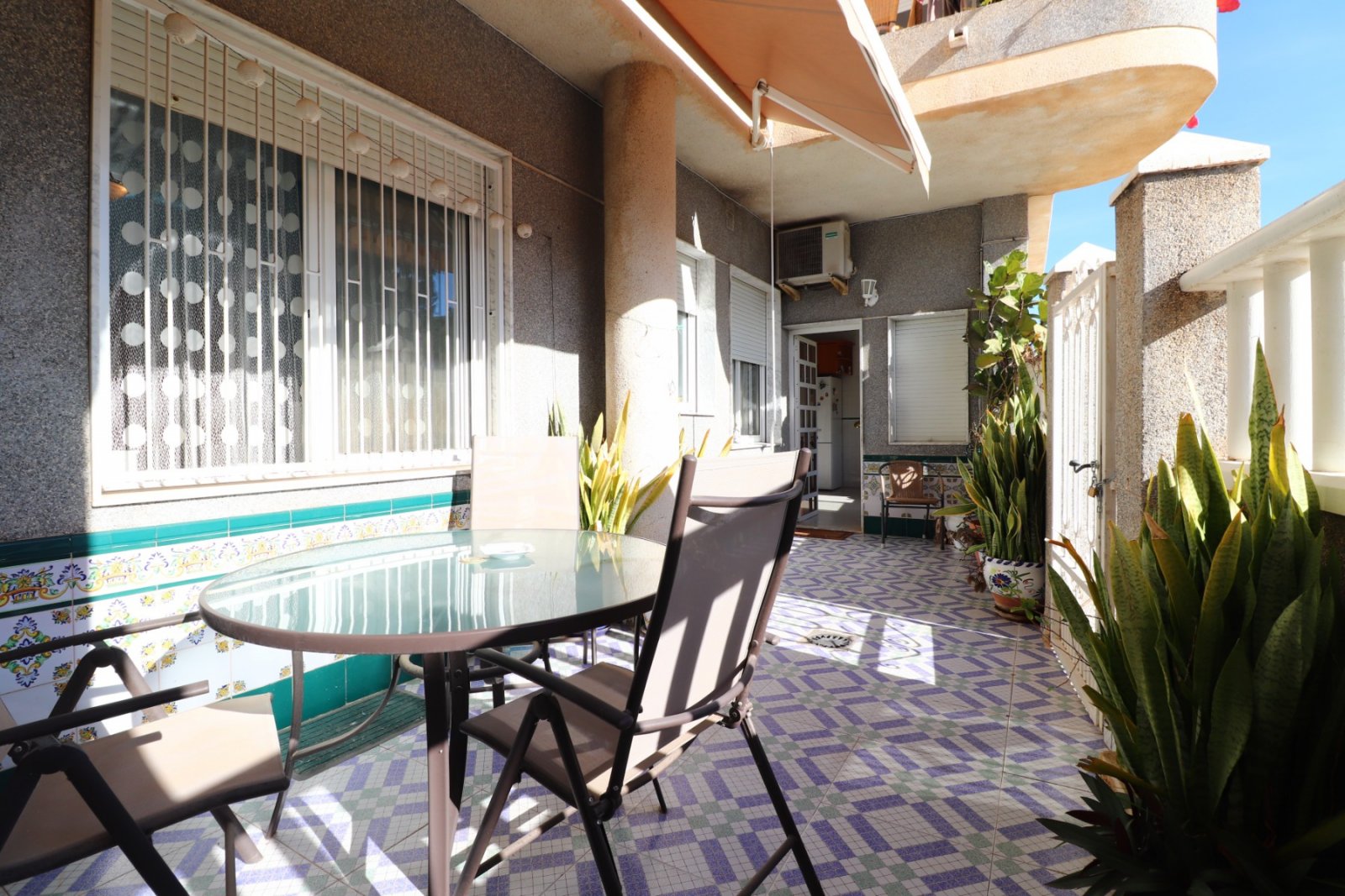 Sonniges Apartment mit Terrasse & Blick