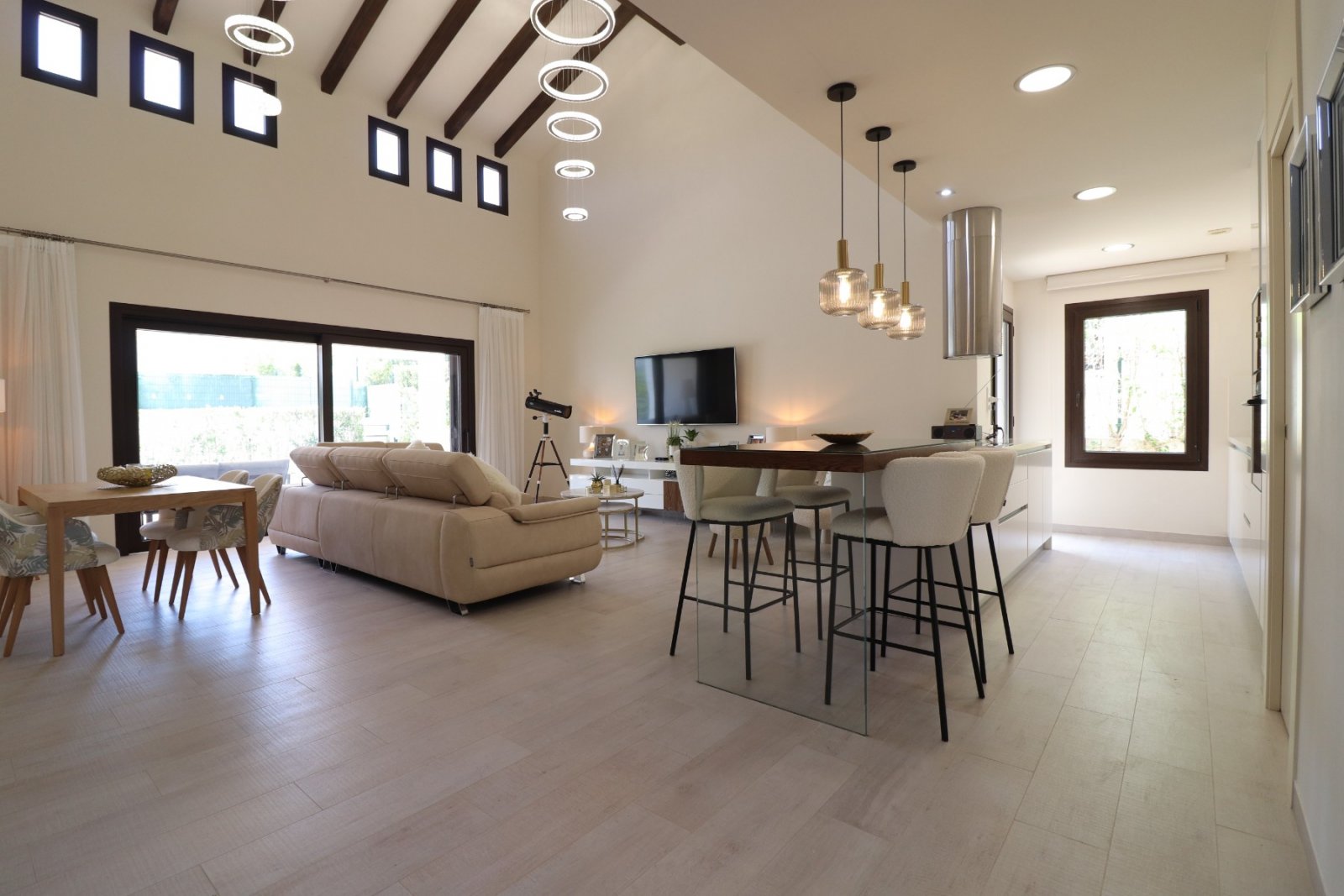 Elegante Villa mit traumhaftem Sonnenblick