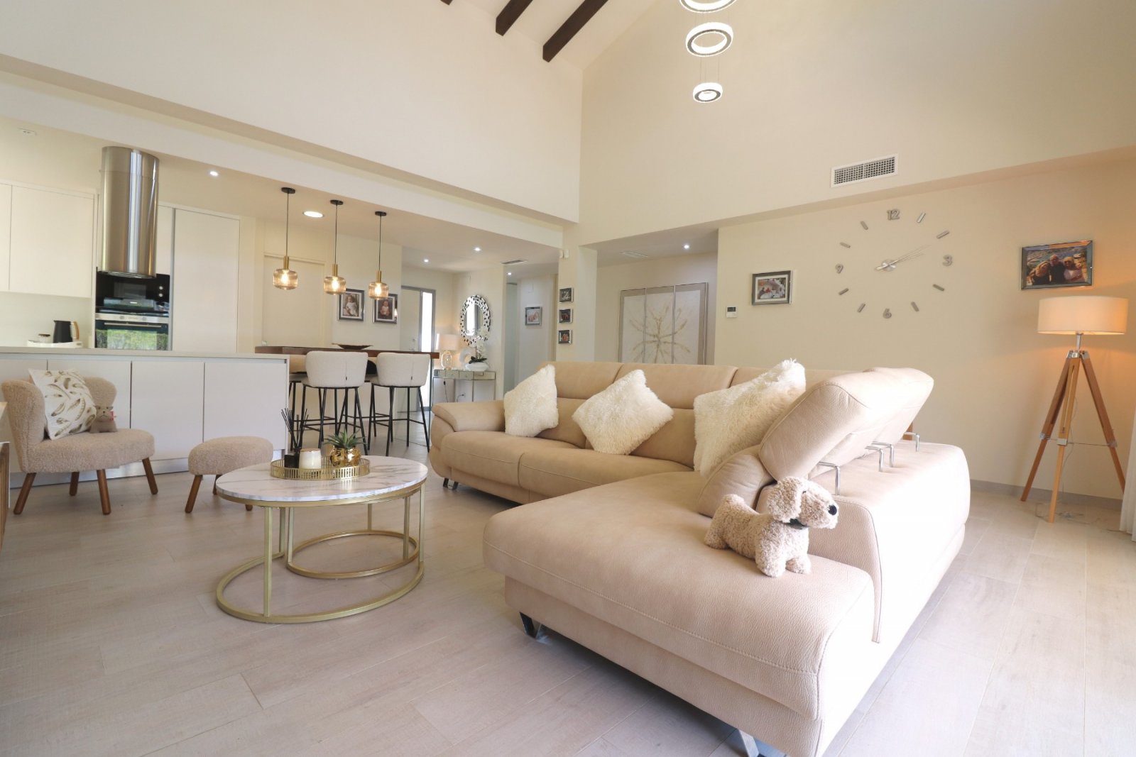 Elegante Villa mit traumhaftem Sonnenblick