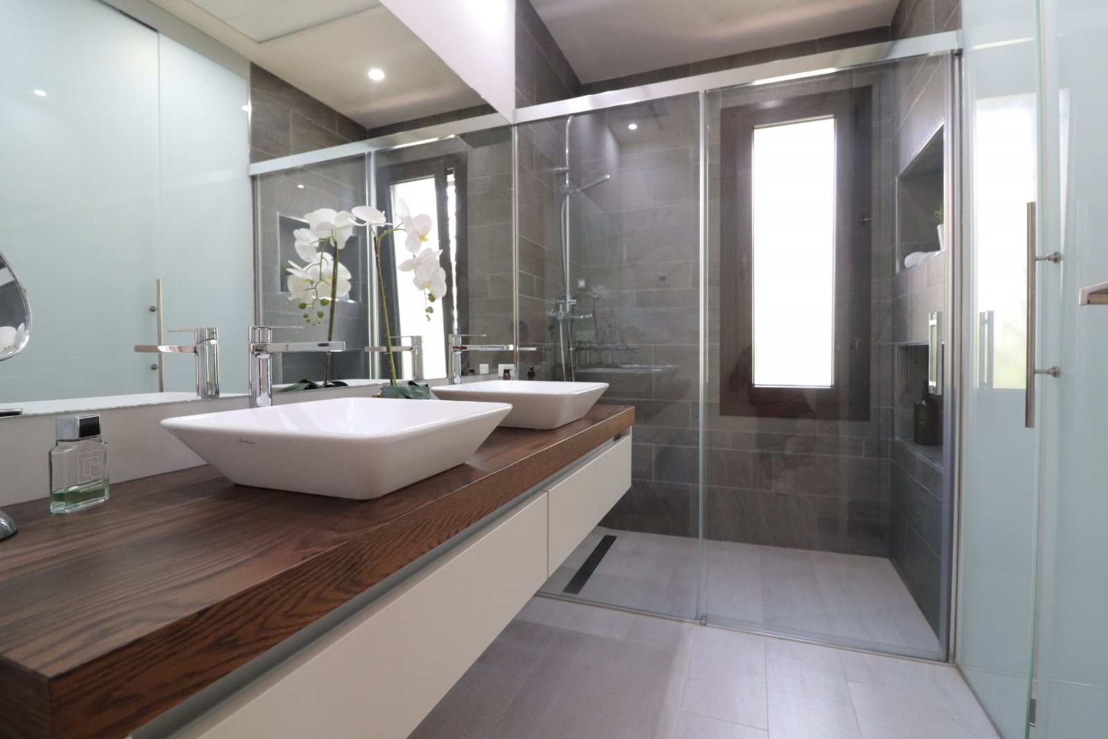 Elegante Villa mit traumhaftem Sonnenblick