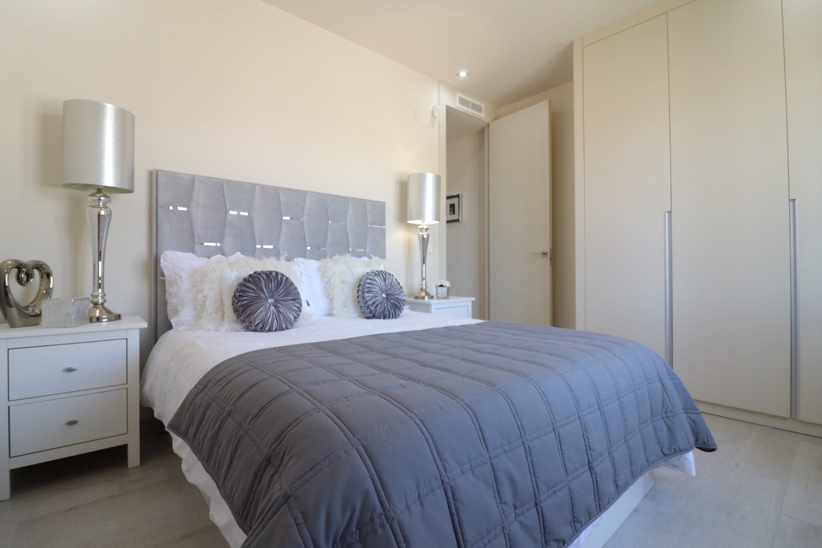 Elegante Villa mit traumhaftem Sonnenblick