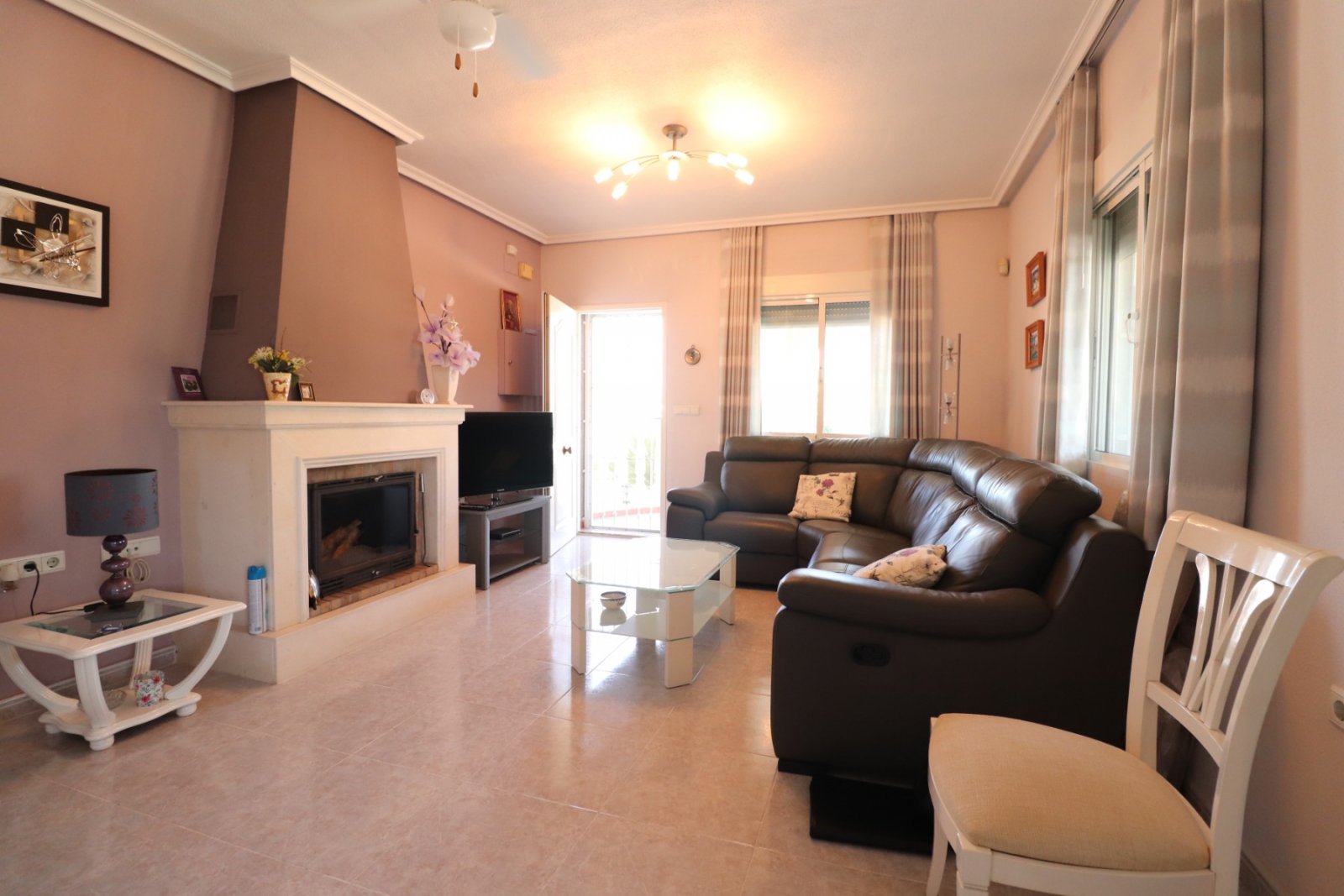 Traumhafte Landvilla mit Pool, Terrasse & Panoramablick