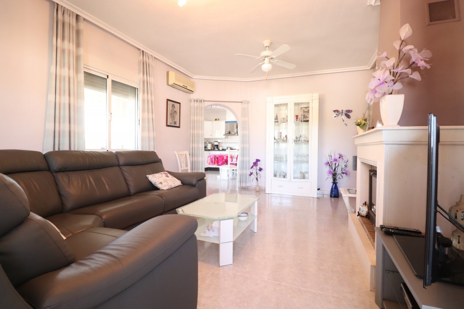 Traumhafte Landvilla mit Pool, Terrasse & Panoramablick