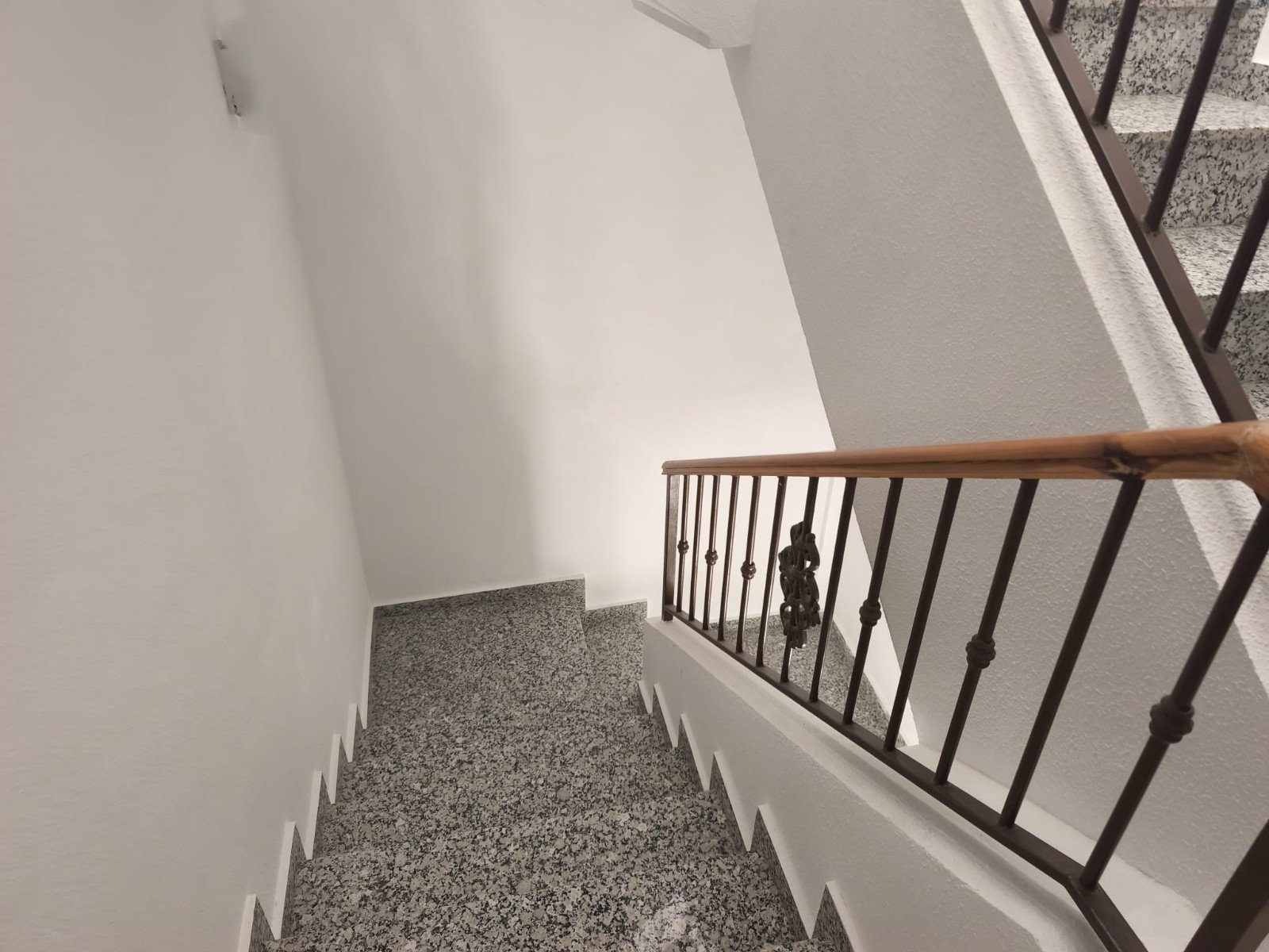 Helles Wohnen mit Pool und Panoramablick