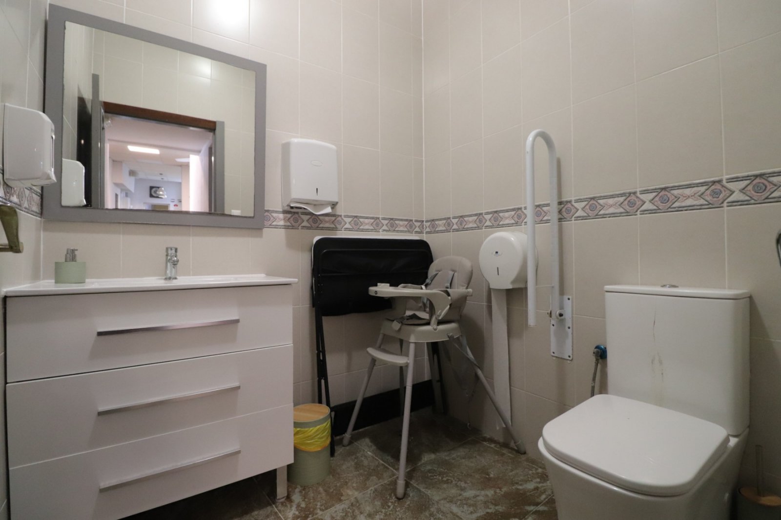 Erfolgreiches Bar- & Restaurantgeschäft zum Übernehmen