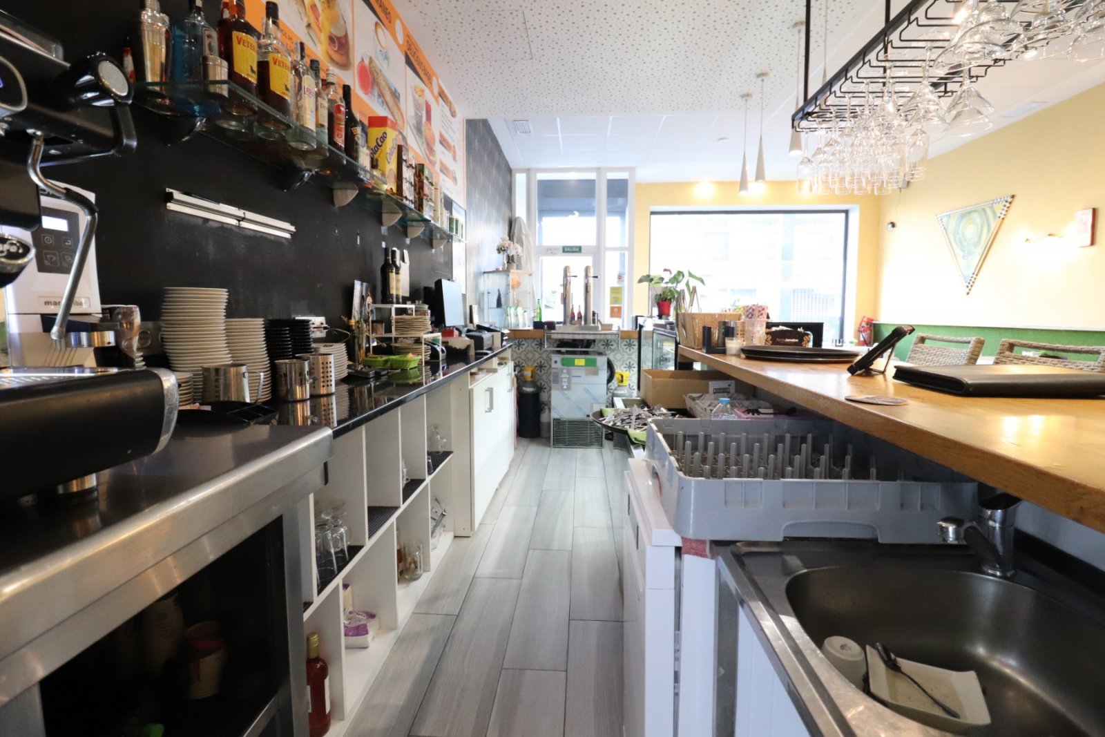 Beliebtes Café mit starkem Kundenstamm zu übernehmen