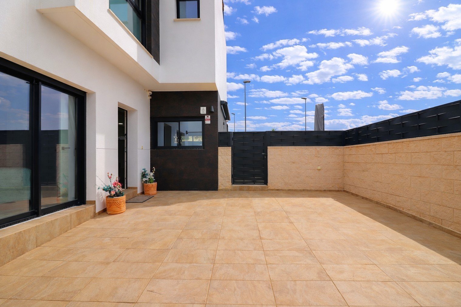 Exklusives Wohnen mit Sonne, Garten und Solarium