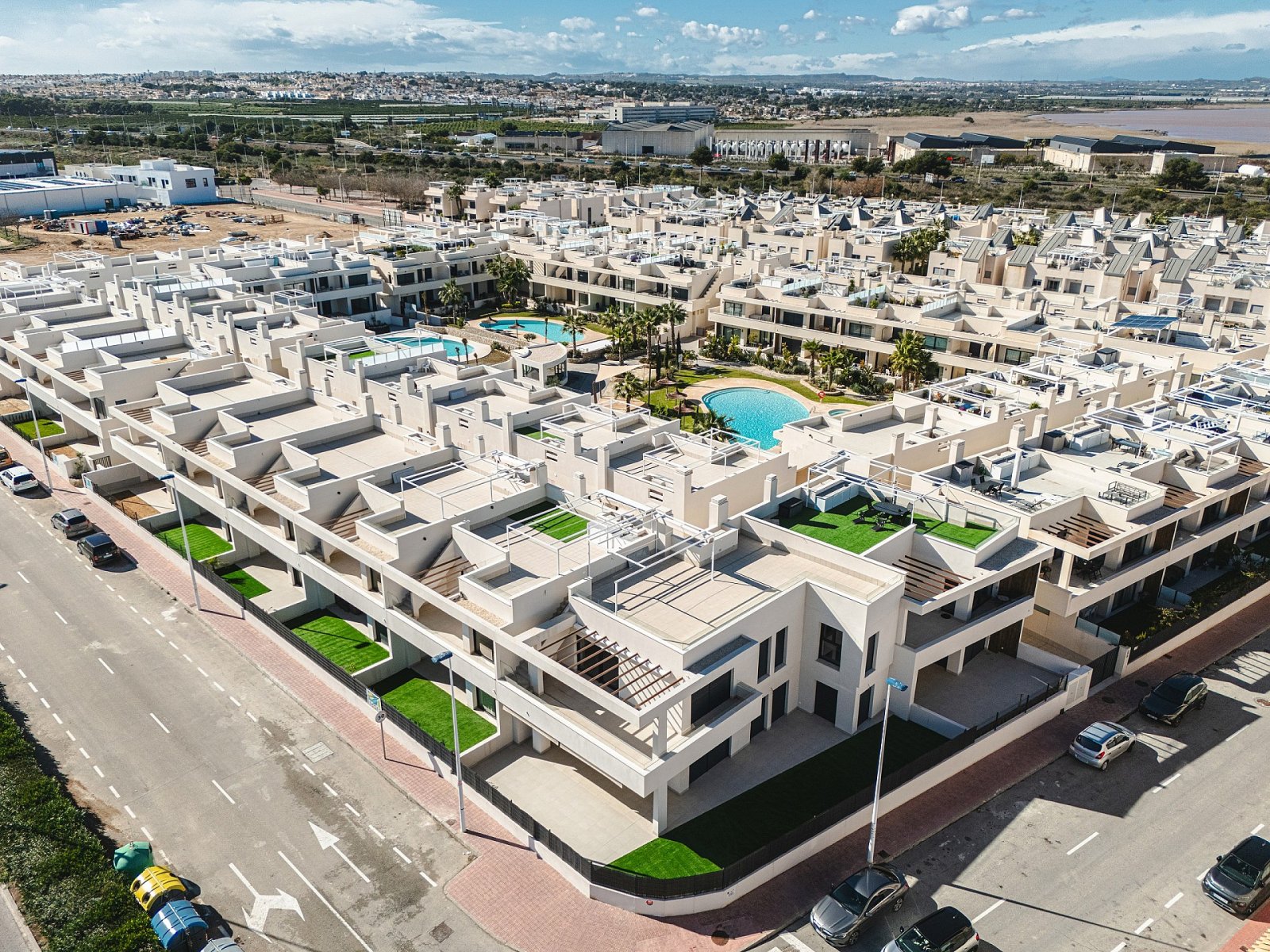 Moderne Apartments mit Solarium und Gemeinschaftspool